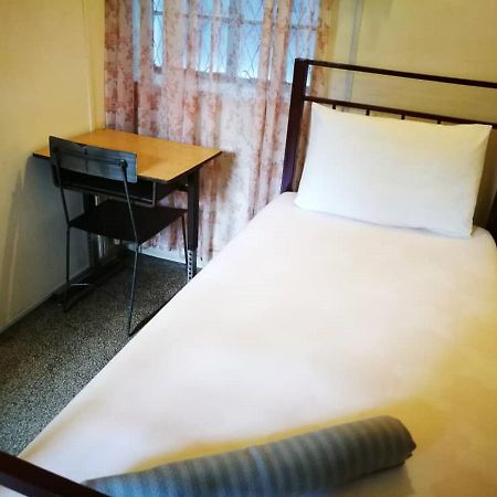 Grocer'S Inn Backpackers Guesthouse Куала-Лумпур Екстер'єр фото
