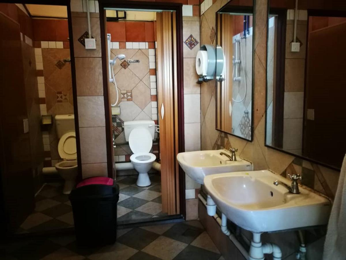 Grocer'S Inn Backpackers Guesthouse Куала-Лумпур Екстер'єр фото
