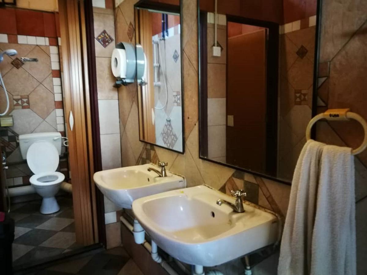 Grocer'S Inn Backpackers Guesthouse Куала-Лумпур Екстер'єр фото
