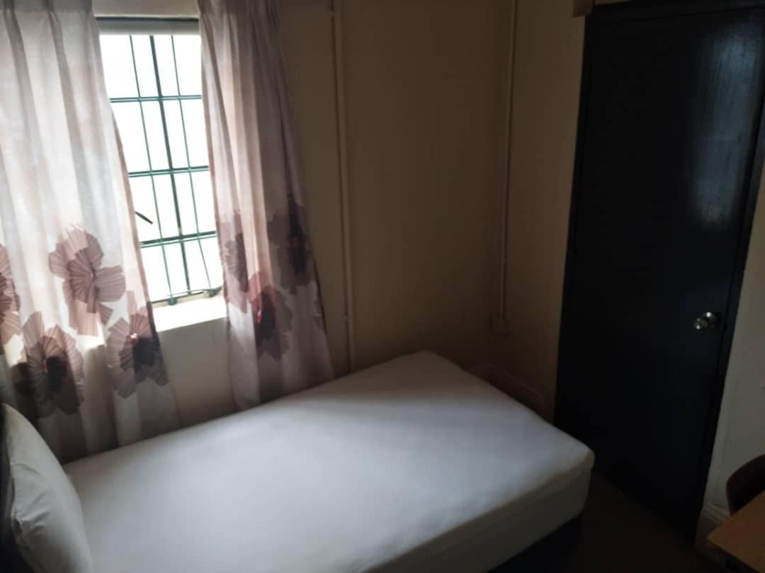 Grocer'S Inn Backpackers Guesthouse Куала-Лумпур Екстер'єр фото